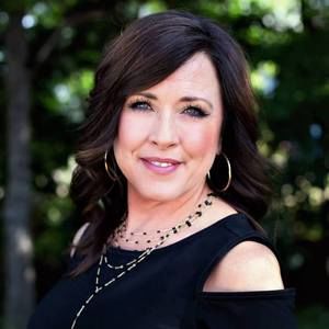 Meet your Posher, Tonya